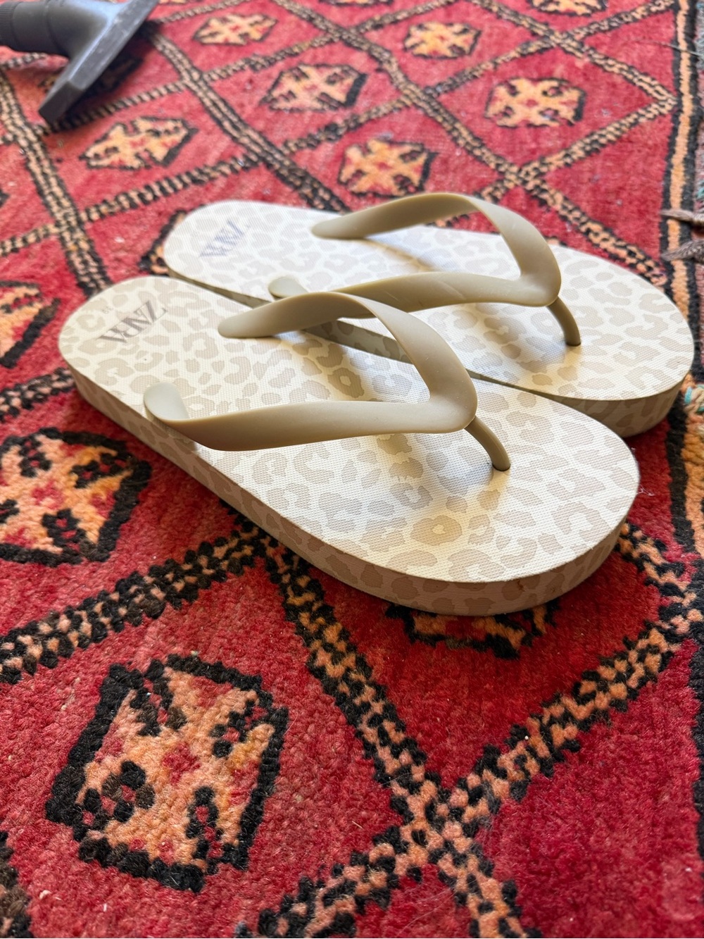 Zara Leopard Print Flip Flop Sandals White & Tan